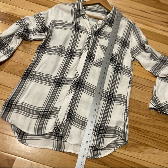 Rails Hunter Button Down in White/Ink - Picture 8 of 11